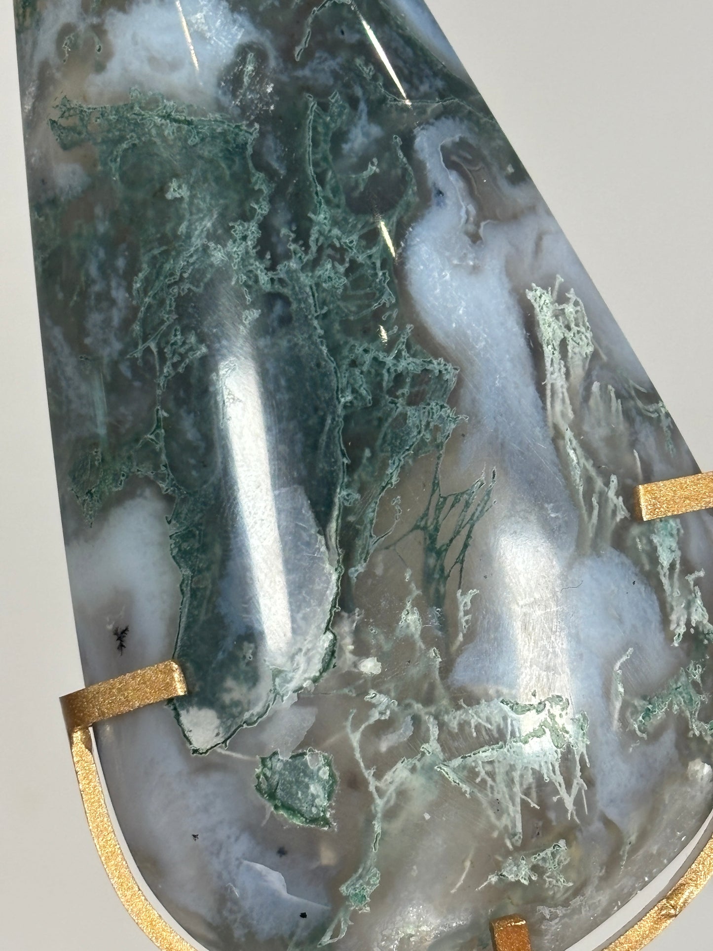 Moss Agate teardrops on stand