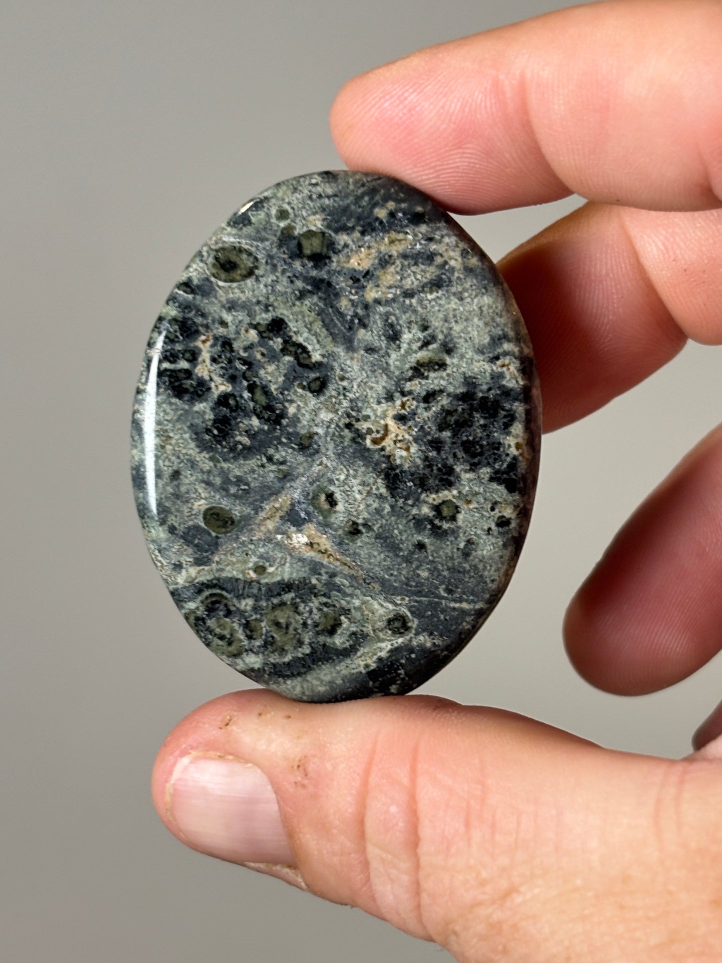 Flat stones - various