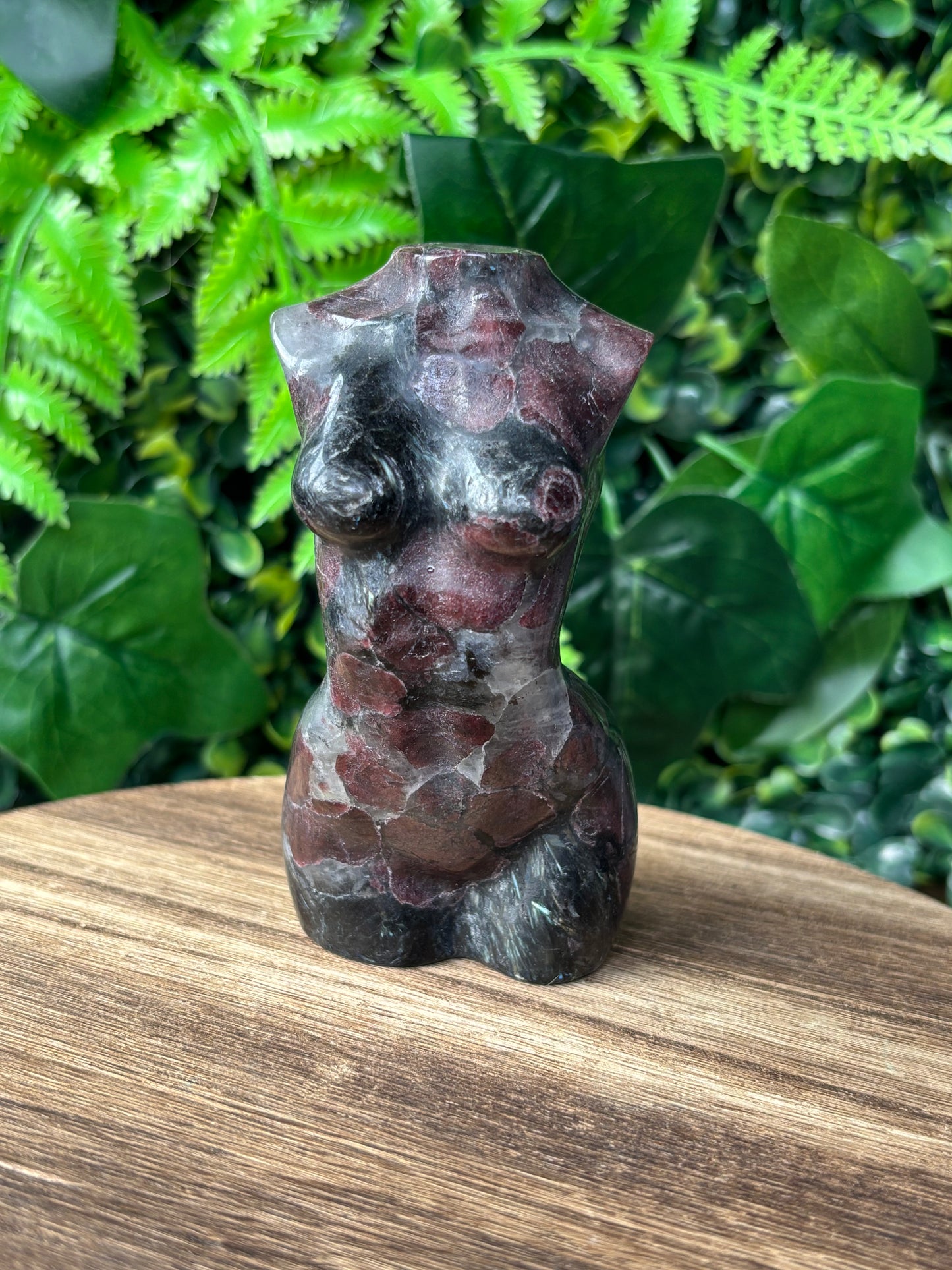 Garnet goddess body