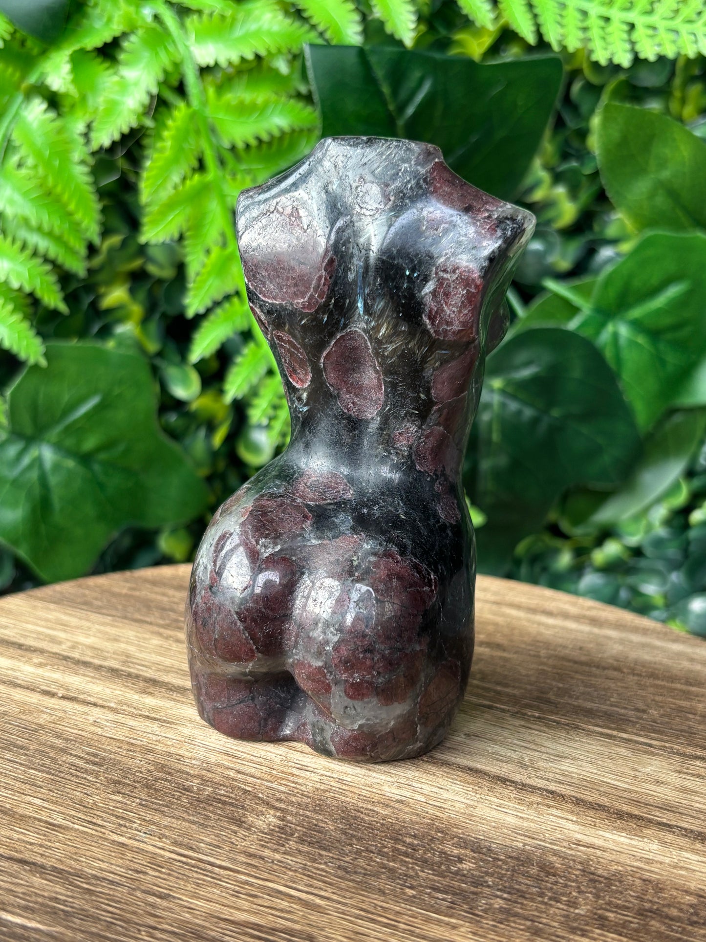 Garnet goddess body