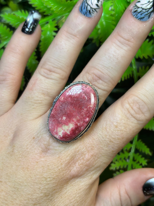 Thulite XL oval statement ring