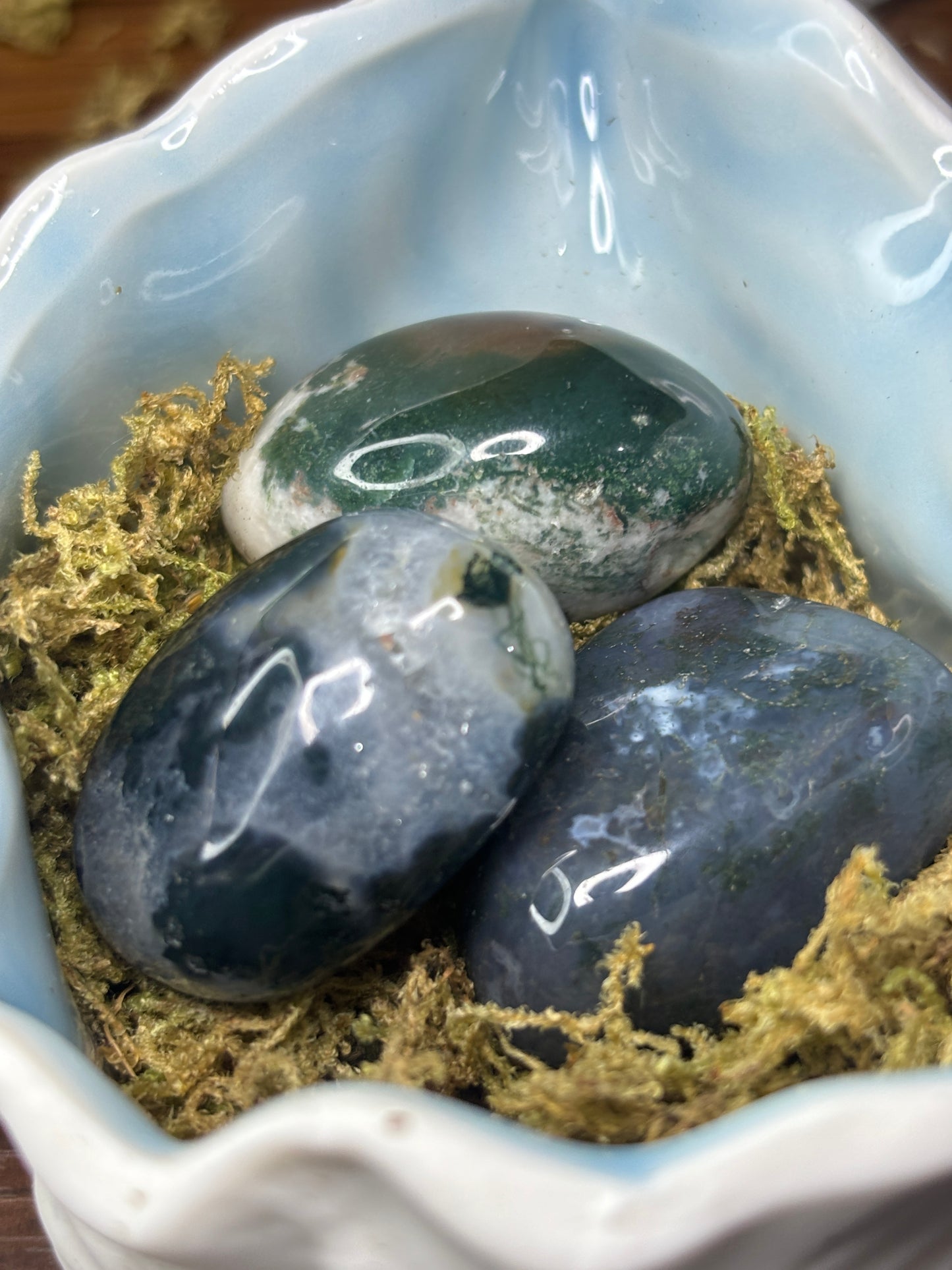 Moss agate tumble stone