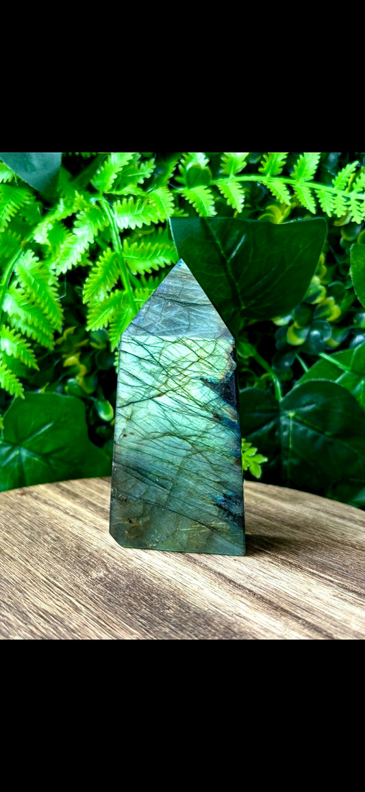 High flash Labradorite tower