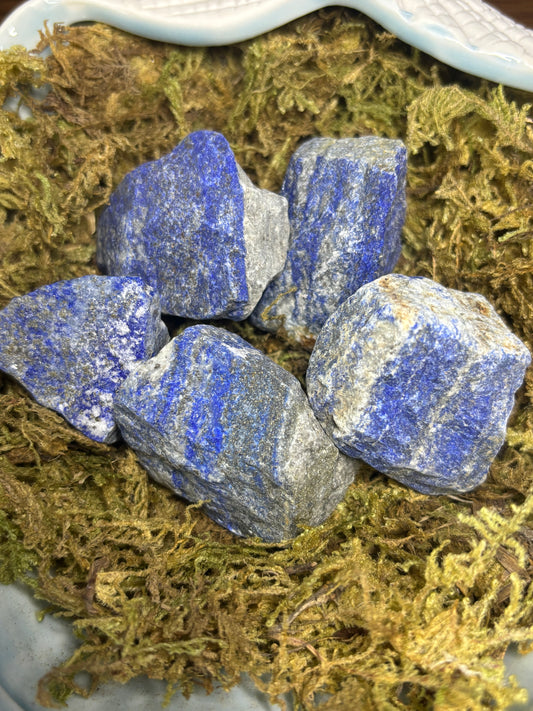 Raw lapis lazuli