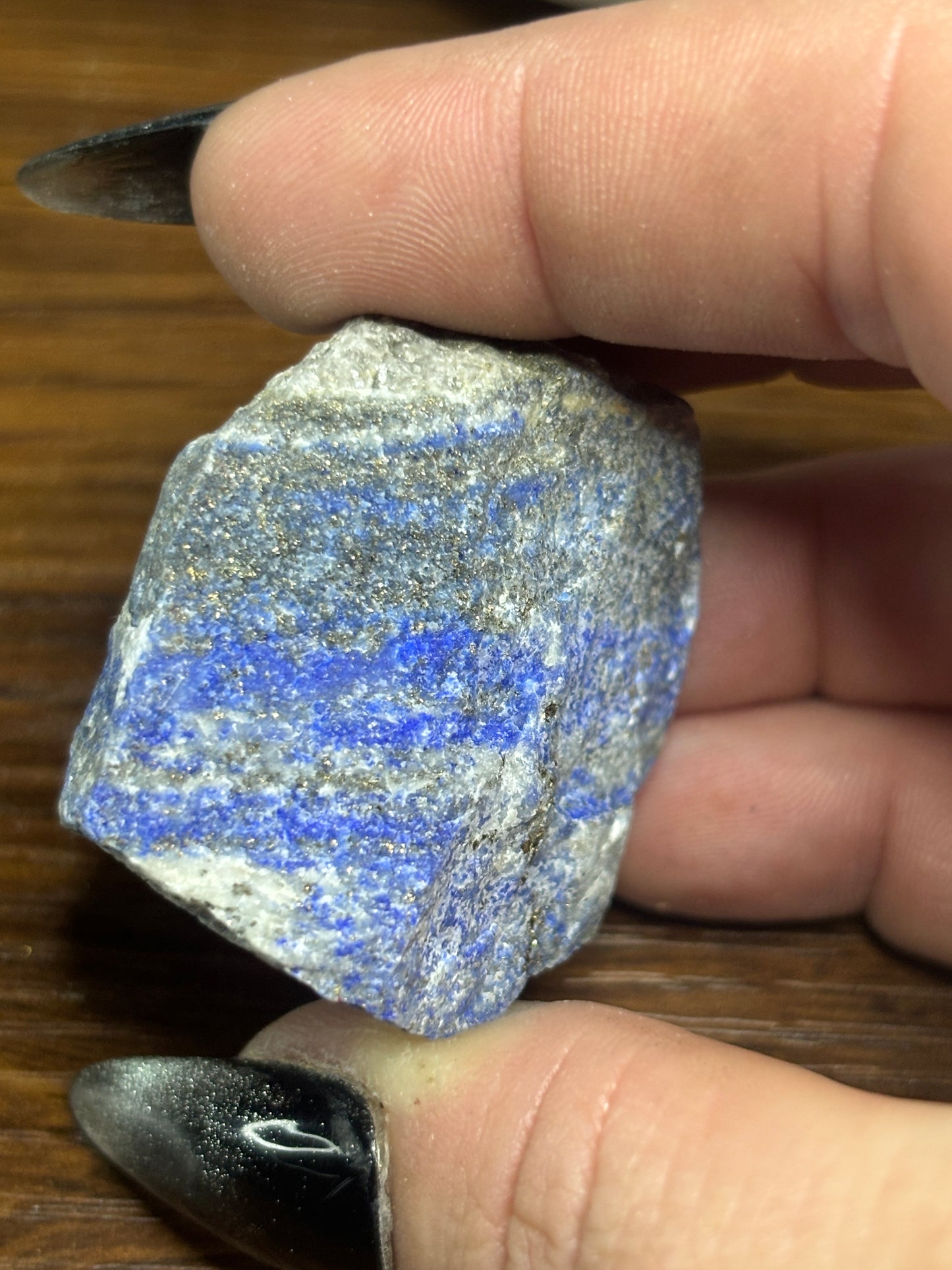 Raw lapis lazuli