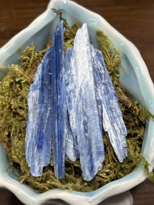 Raw blue kyanite