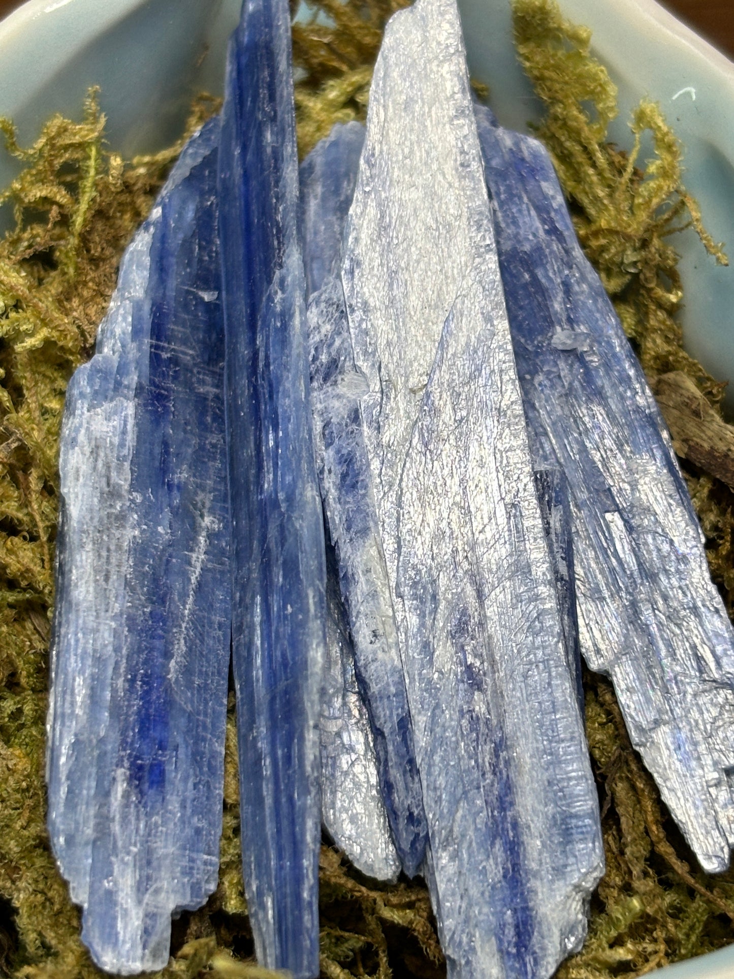 Raw blue kyanite