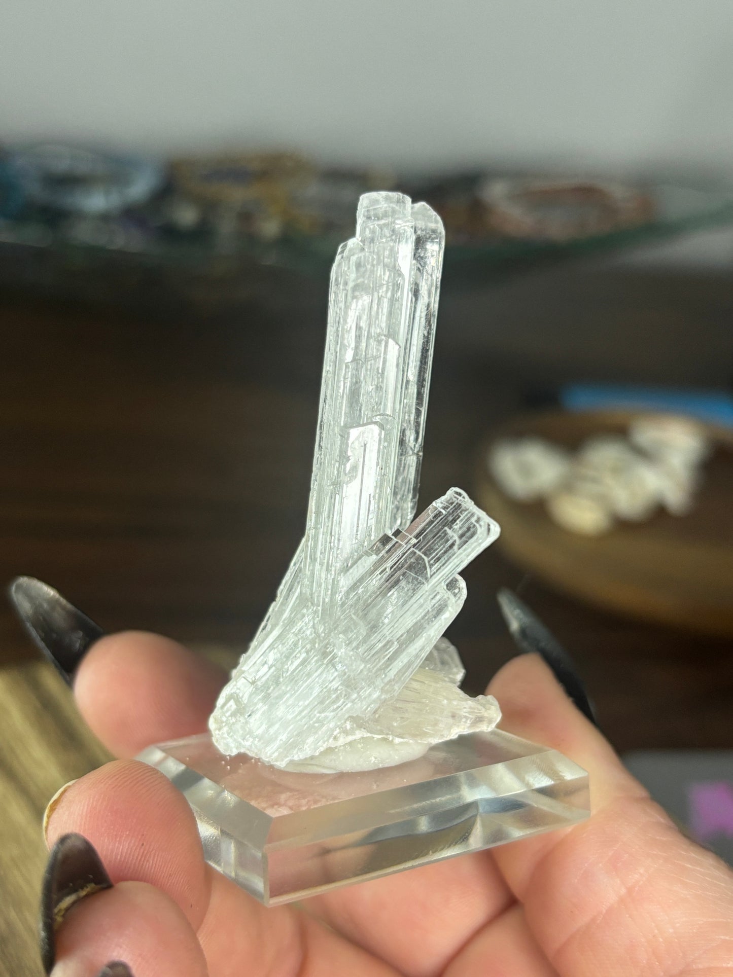 Raw selenite specimen